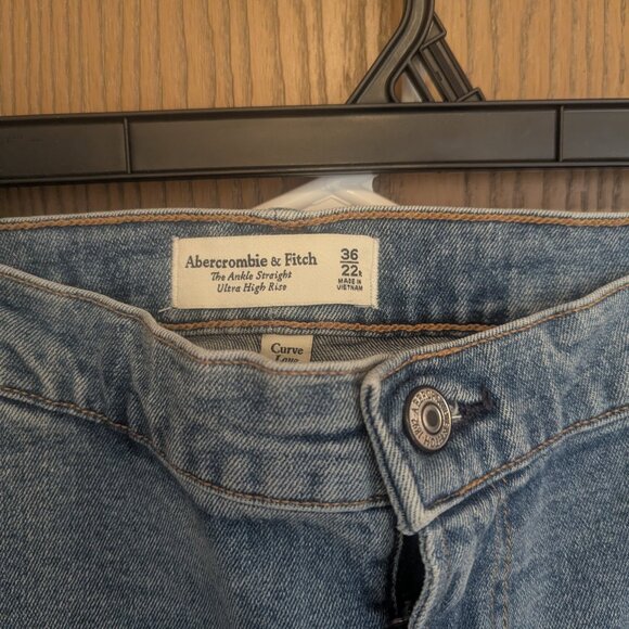 Abercrombie and Fitch Ultra High Rise Ankle Straight Distressed Hem Jeans 36/22R - Picture 2 of 6
